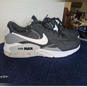 Nike Men's Black and Gray Sneakers